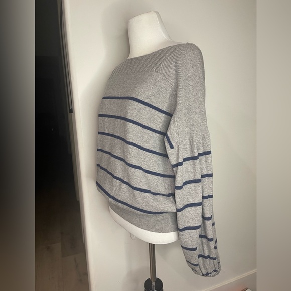 Lucky Brand Grey with blue stripes sweater, balloon sleeve Sz M - Picture 3 of 6